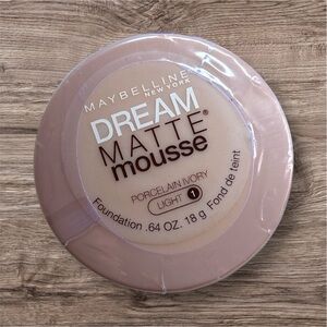 Maybelline Dream Matte Mousse Foundation - Light Porcelain Ivory